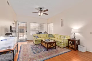 Photo #4: 6406172 Listing