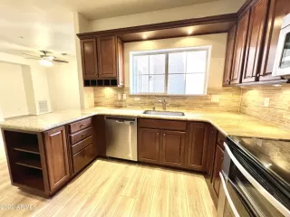 Photo #5: 6406236 Listing 