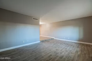 Photo #4: 6406279 Listing