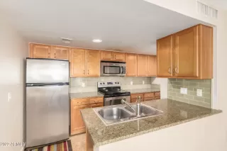 Photo #4: 6406450 Listing