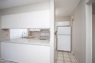 Photo #5: 6406691 Listing