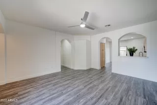 Photo #4: 6406739 Listing