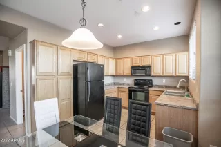 Photo #5: 6406920 Listing