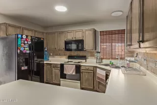 Photo #6: 6407207 Listing 