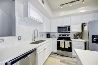 Photo #4: 6407317 Listing