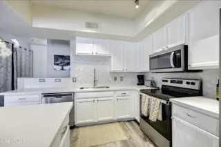 Photo #6: 6407317 Listing