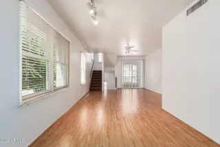 Photo #5: 6407748 Listing