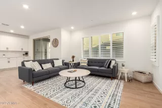 Photo #3: 6407758 Listing