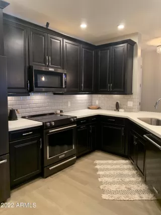 Photo #5: 6407822 Listing 
