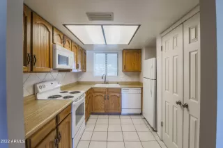 Photo #5: 6407928 Listing