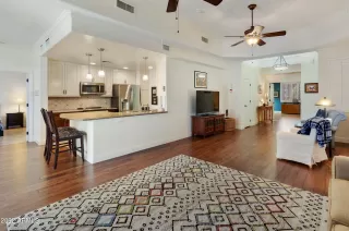 Photo #3: 6408110 Listing