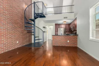 Photo #2: 6408570 Listing