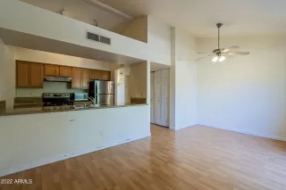 Photo #6: 6408600 Listing 