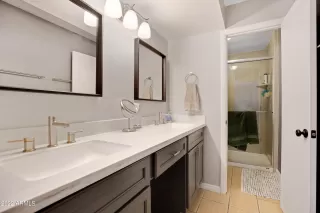 Photo #6: 6408975 Listing 