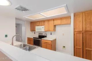 Photo #6: 6409190 Listing 