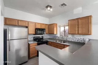 Photo #5: 6409401 Listing 