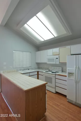 Photo #6: 6409486 Listing