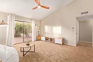 Photo #5: 6409704 Listing