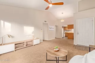 Photo #6: 6409704 Listing