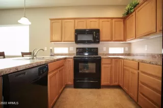 Photo #4: 6409967 Listing