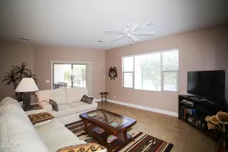 Photo #6: 6409967 Listing