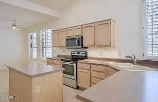 Photo #5: 6410151 Listing