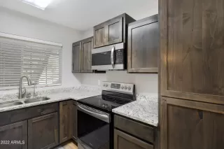 Photo #5: 6410261 Listing