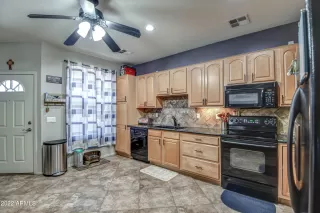 Photo #2: 6410415 Listing 