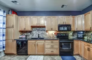 Photo #3: 6410415 Listing 