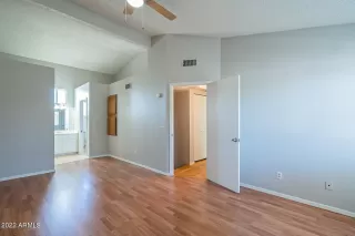 Photo #5: 6410456 Listing 