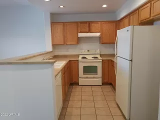 Photo #5: 6410485 Listing