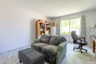 Photo #6: 6410519 Listing