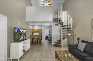 Photo #3: 6410526 Listing