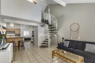 Photo #4: 6410526 Listing