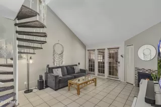 Photo #5: 6410526 Listing