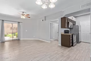 Photo #6: 6410659 Listing