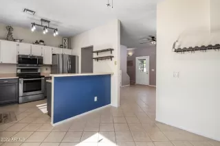 Photo #4: 6410683 Listing