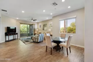 Photo #5: 6410772 Listing