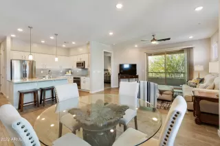 Photo #6: 6410772 Listing