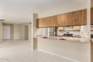 Photo #6: 6410925 Listing