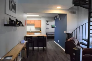 Photo #6: 6411233 Listing