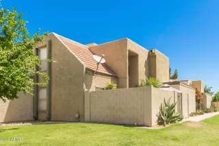 Photo #5: 6411397 Listing