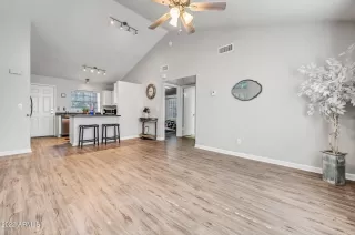 Photo #6: 6411472 Listing