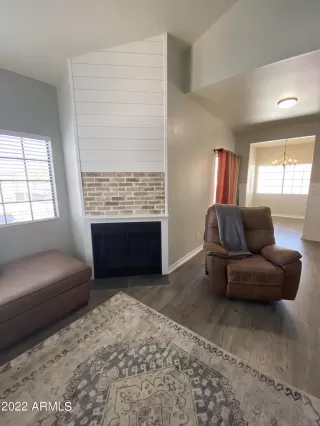 Photo #4: 6411498 Listing