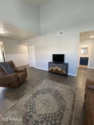 Photo #5: 6411498 Listing