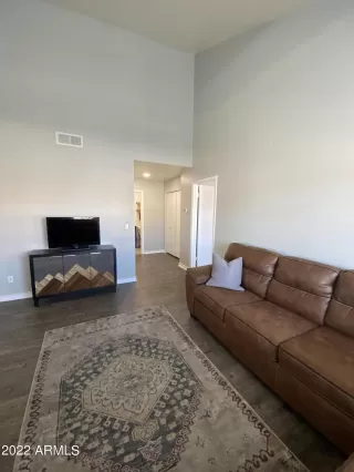 Photo #6: 6411498 Listing