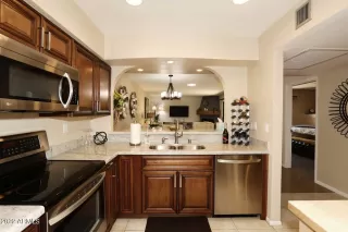 Photo #3: 6411593 Listing