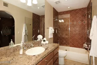 Photo #6: 6411593 Listing