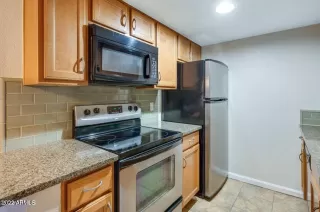 Photo #4: 6411873 Listing