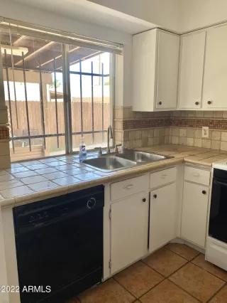 Photo #3: 6411903 Listing